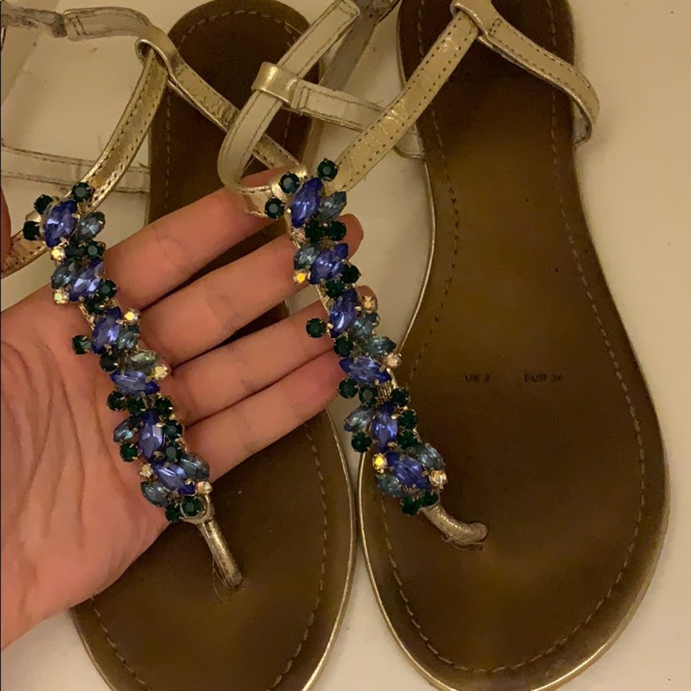 Sandals with blue stones